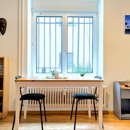 Apartamento Urban Retreat - Cozy Studio With Private Patio Zúrich Exterior foto