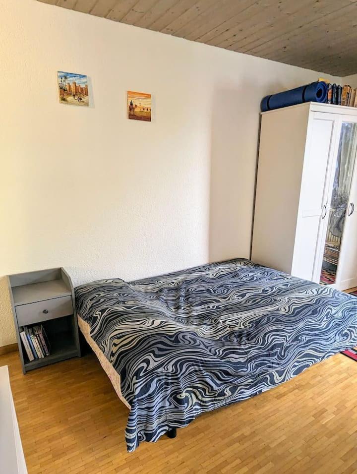Apartamento Urban Retreat - Cozy Studio With Private Patio Zúrich Exterior foto